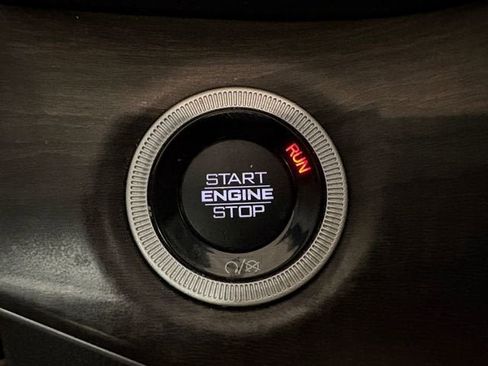 Used 2024 Jeep Grand Cherokee Limited image 16