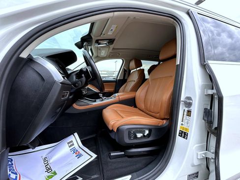 Used 2020 BMW X7 xDrive40i w/ Premium Package AWD/4WD image 10