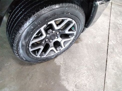 Used 2025 RAM 1500 Laramie image 16