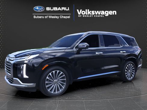 Used 2024 Hyundai Palisade Calligraphy FWD image 3