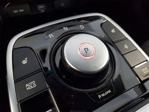 Certified 2022 Kia Niro EX w/ Cold Weather Package image 23