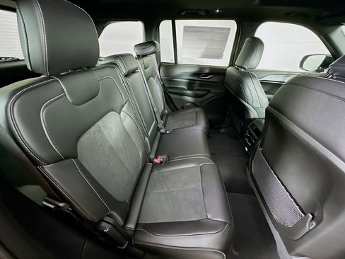 New 2025 Jeep Grand Cherokee Altitude image 35