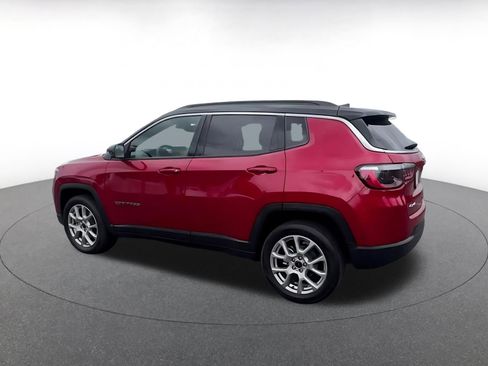 Used 2025 Jeep Compass Limited AWD/4WD image 10