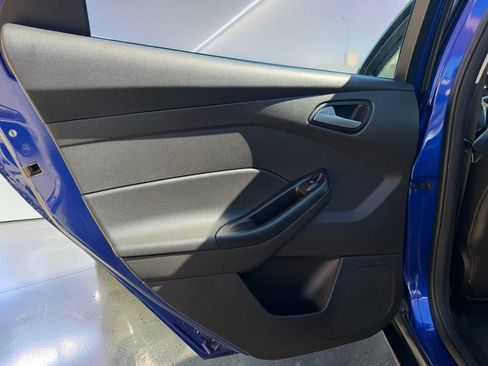 Used 2013 Ford Focus SE FWD image 16