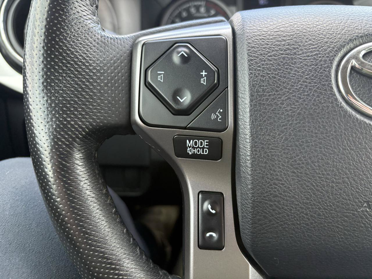 Used 2023 Toyota Tacoma SR5 RWD image 22