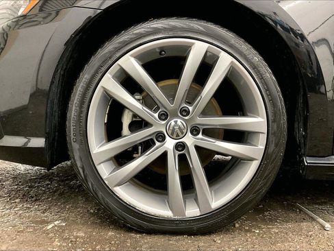 Used 2017 Volkswagen Passat 1.8T R-Line image 8