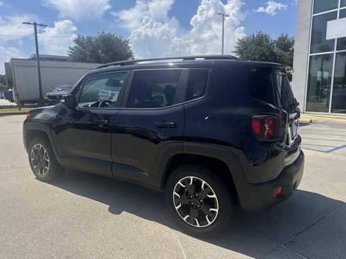 Used 2023 Jeep Renegade Latitude AWD/4WD image 7