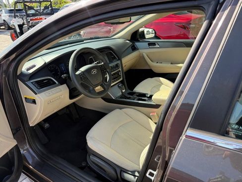 Used 2016 Hyundai Sonata SE FWD image 25