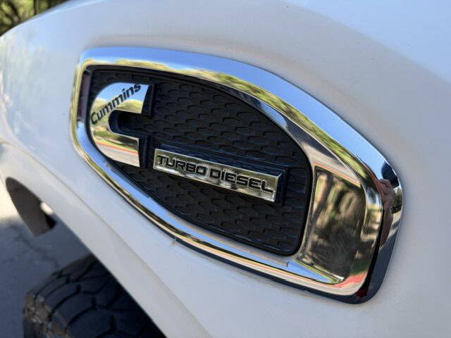 Used 2018 Nissan Titan PRO-4X AWD/4WD image 10