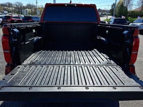 Used 2025 Toyota Tacoma TRD Sport AWD/4WD image 34