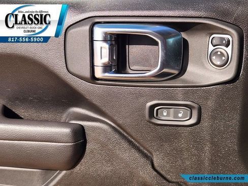 Used 2025 Jeep Wrangler Willys image 47