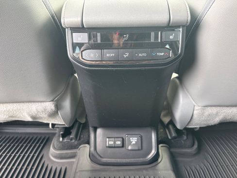 Used 2022 Toyota Highlander Platinum AWD/4WD image 26