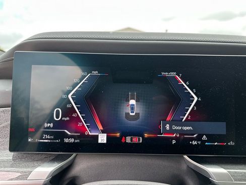 Certified 2024 BMW 760i xDrive w/ Executive Package image 33