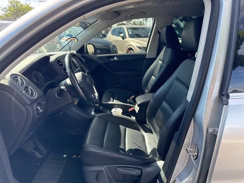 Used 2012 Volkswagen Tiguan SE image 37