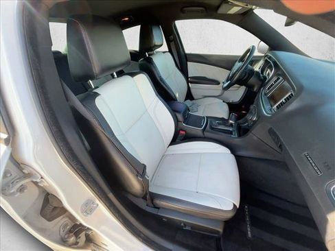 Used 2015 Dodge Charger SXT w/ Premium Group image 19