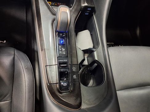 Used 2025 Toyota Crown Signia XLE w/ Advanced Technology Package image 19