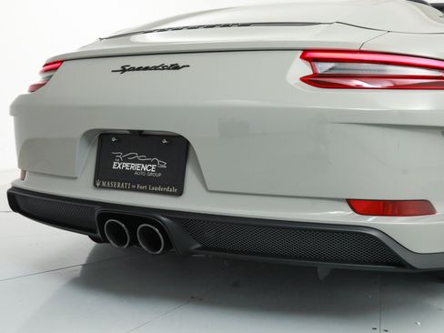 Used 2019 Porsche 911 Speedster RWD image 15