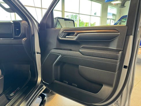 Used 2023 Chevrolet Silverado 1500 RST AWD/4WD image 23