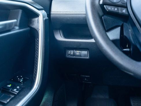 Used 2020 Toyota RAV4 XLE image 25