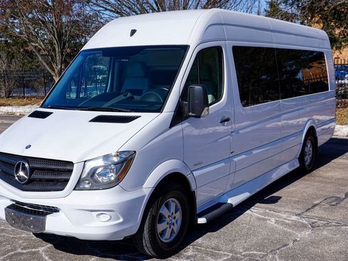 Used 2015 Mercedes-Benz Sprinter 2500 image 14