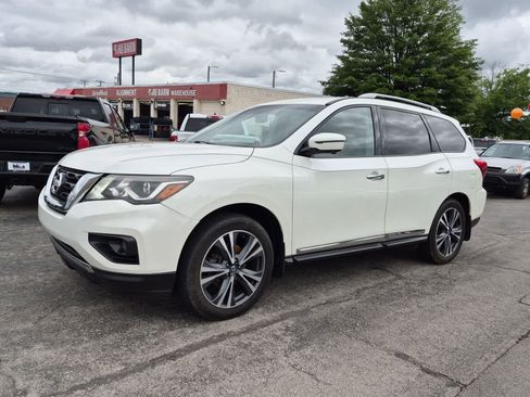 Used 2019 Nissan Pathfinder Platinum AWD/4WD image 4
