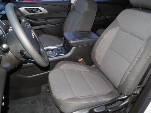 Used 2021 Chevrolet Traverse LS image 25