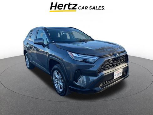Used 2025 Toyota RAV4 XLE image 1