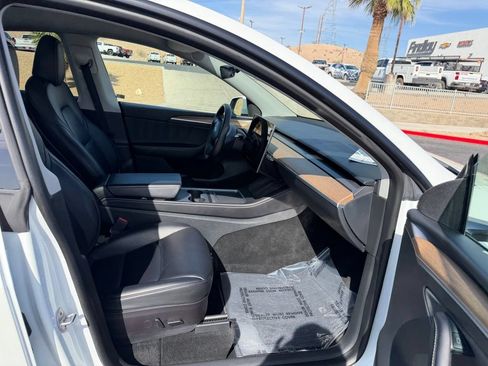 Used 2023 Tesla Model Y Long Range AWD/4WD image 13