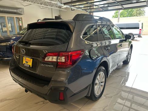 Used 2019 Subaru Outback 2.5i Premium w/ Popular Package #2 AWD/4WD image 4