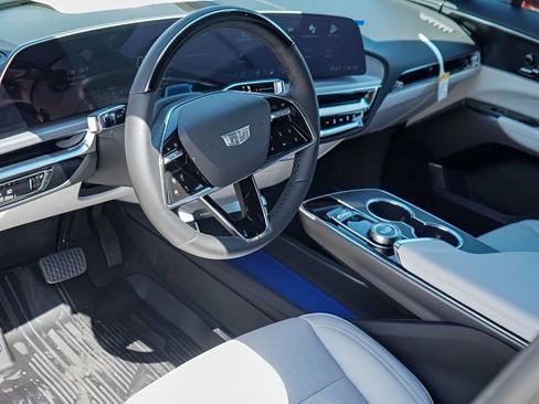 New 2026 Cadillac Lyriq Luxury w/ LPO, Floor Liner Package AWD/4WD image 9