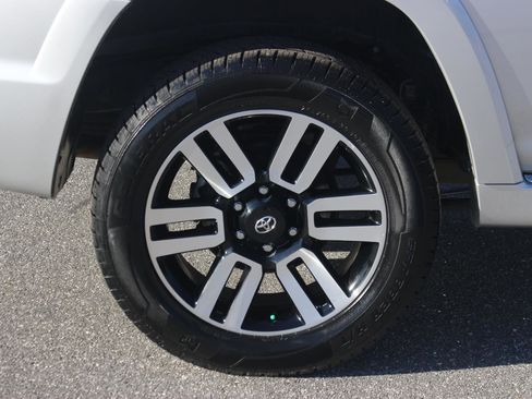 Used 2022 Toyota 4Runner Limited image 34