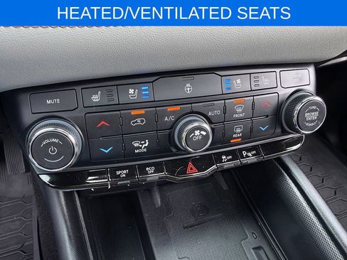 Used 2022 Dodge Durango R/T w/ Blacktop Package AWD/4WD image 5