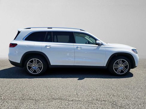 Used 2026 Mercedes-Benz GLS 450 4MATIC image 4