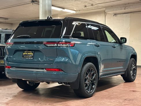 New 2026 Jeep Grand Cherokee Summit w/ Obsidian Package AWD/4WD image 5