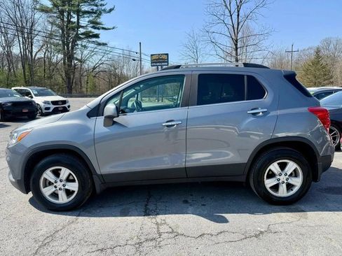 Used 2019 Chevrolet Trax LT w/ LT Convenience Package image 5