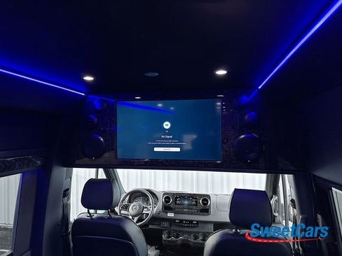 Used 2023 Mercedes-Benz Sprinter 3500 image 35