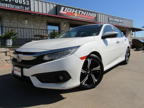 Used 2016 Honda Civic Touring image 1