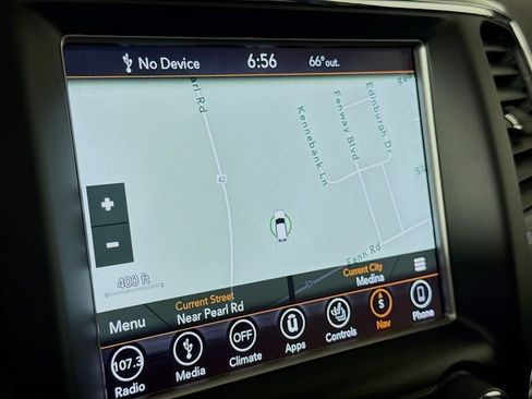 Used 2018 Jeep Grand Cherokee Trailhawk AWD/4WD image 15
