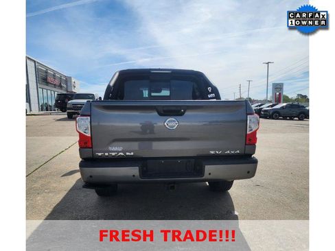 Certified 2022 Nissan Titan SV w/ SV Convenience Package image 3