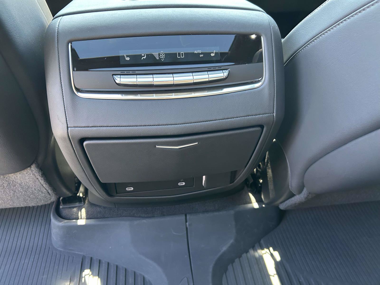 Used 2022 Cadillac Escalade Sport w/ Touring Package AWD/4WD image 14