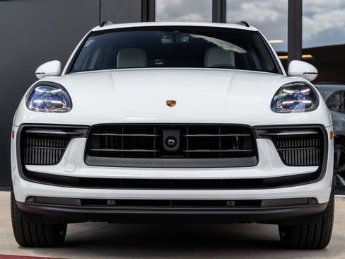 Certified 2026 Porsche Macan S AWD/4WD image 8