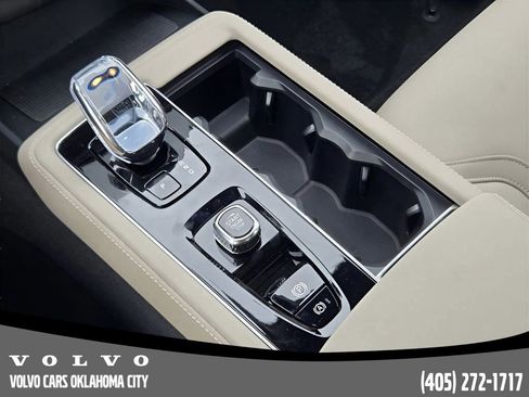 Certified 2025 Volvo XC90 T8 Plus w/ Protection Package Premier image 13