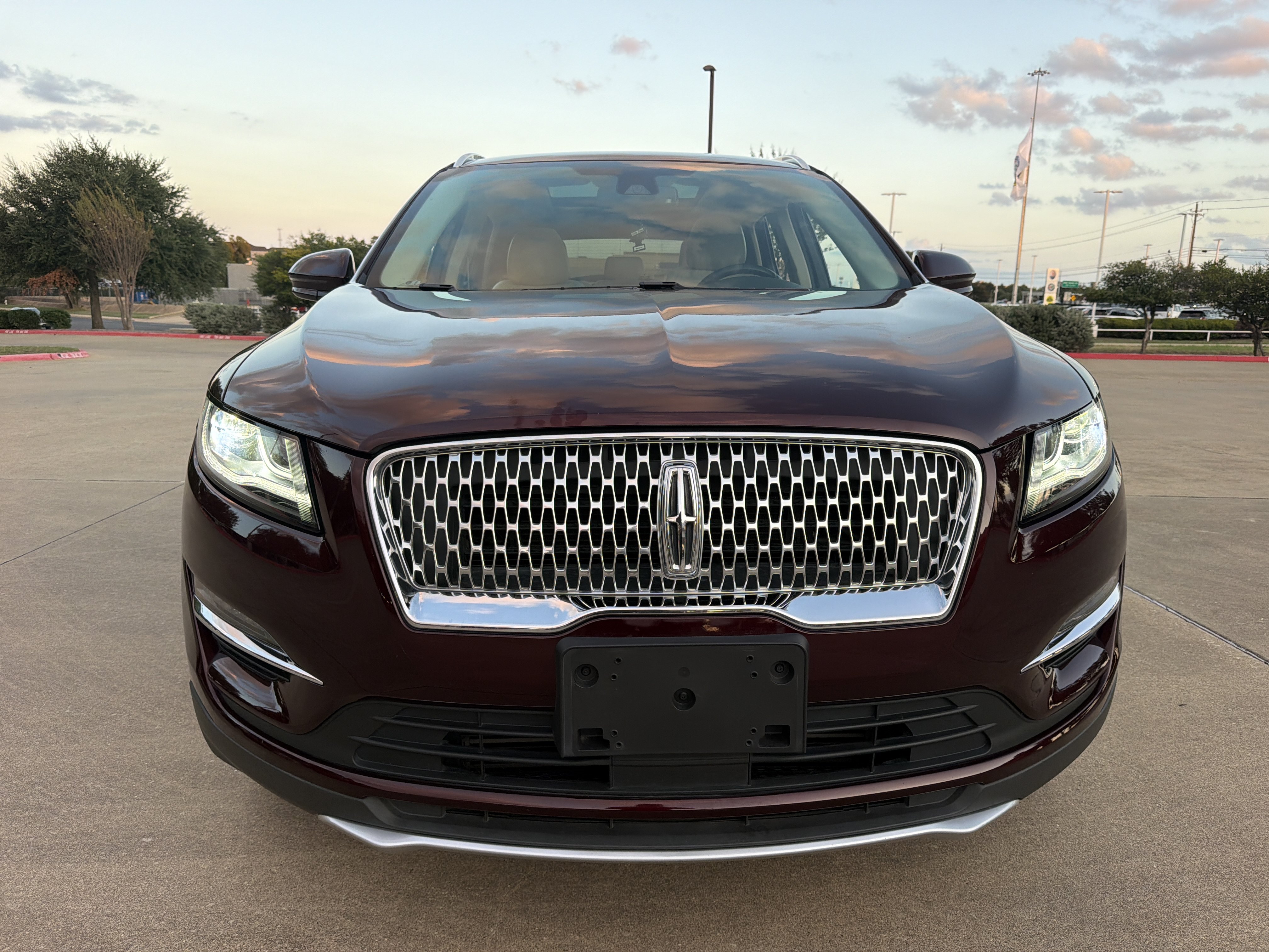 Used 2019 Lincoln MKC Reserve w/ MKC Climate Package FWD image 2