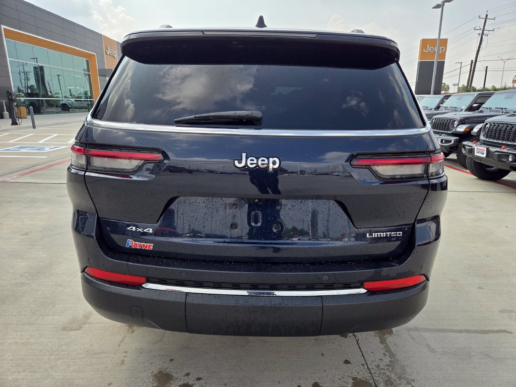 Used 2023 Jeep Grand Cherokee L Limited AWD/4WD image 4