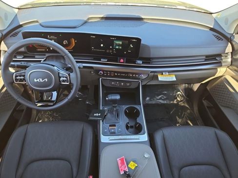 New 2026 Kia Carnival image 21