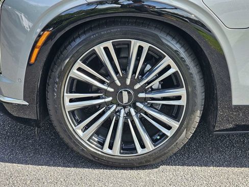 Used 2026 Cadillac Vistiq Premium Luxury AWD/4WD image 13