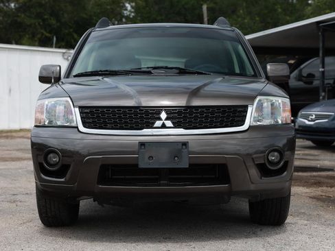 Used 2011 Mitsubishi Endeavor LS AWD/4WD image 17