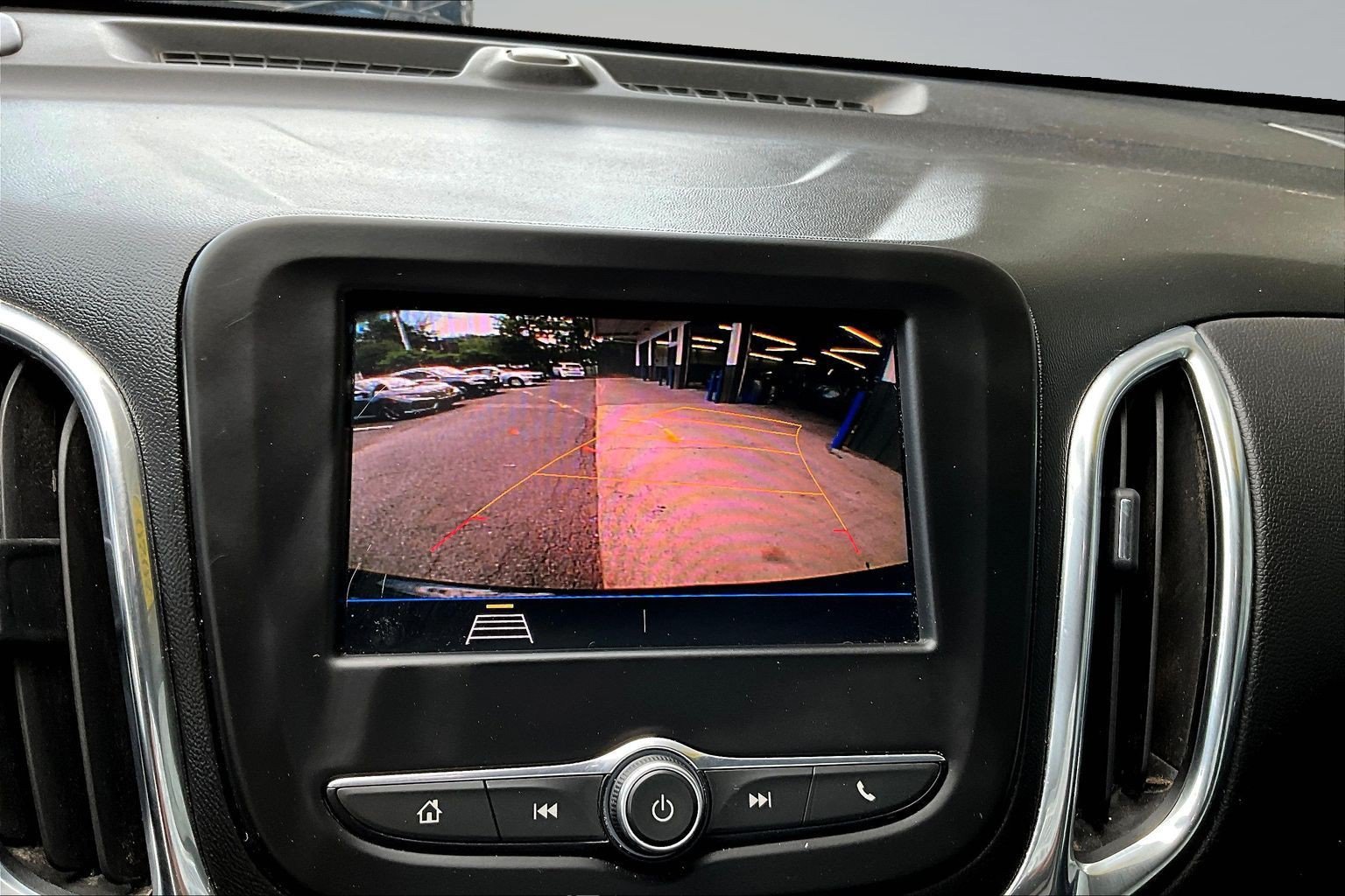 Used 2020 Chevrolet Equinox LT FWD image 13