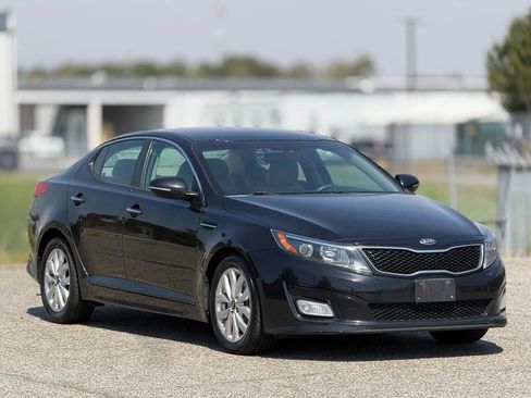 Used 2015 Kia Optima LX image 1