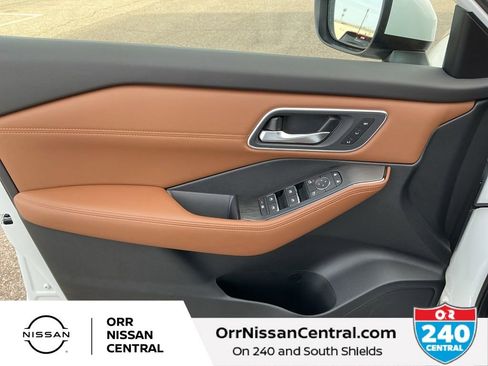 New 2026 Nissan Rogue Platinum w/ Platinum Premium Package AWD/4WD image 16